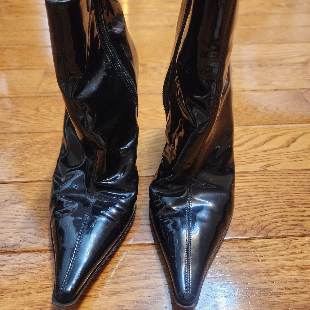 VIA SPIGA 6.5 Black Patent leather bootie
